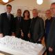 Klinikareal Gruppenfoto mit Siegerentwurf Foto LRA